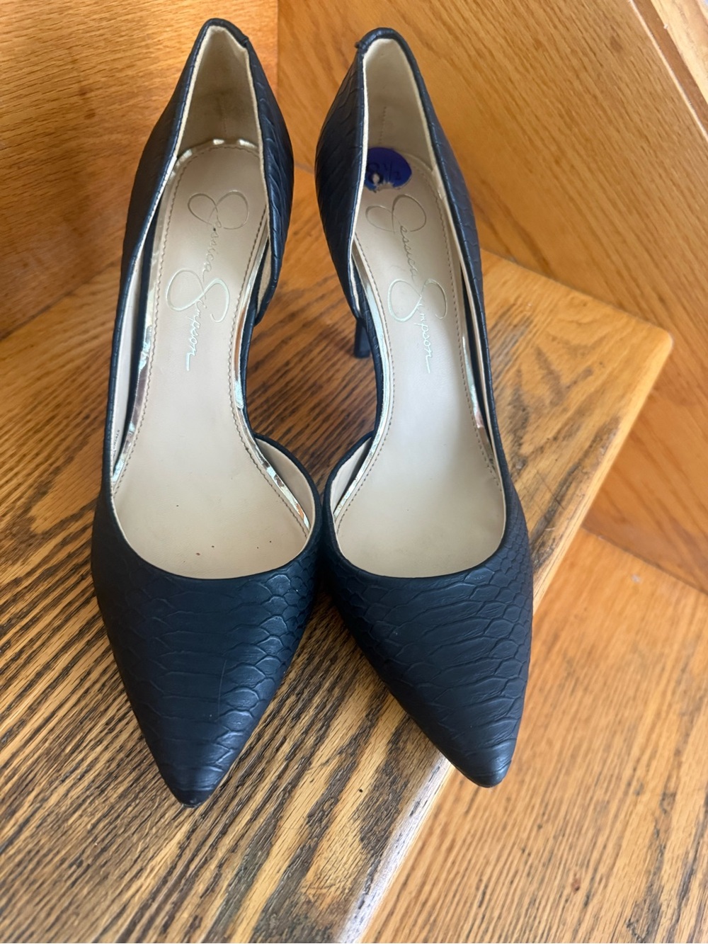 NWOT size 8.5 Jessica Simpson Black Pointed-Toe Textured D'Orsay Pumps